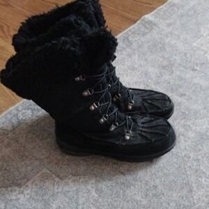 BearPaw Black Winter Boots with Fur Lining